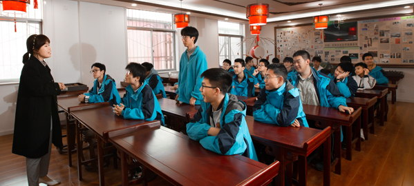 临潼 分类教学，因材施教，采取“一类一方案、一人一目标”的教学方法